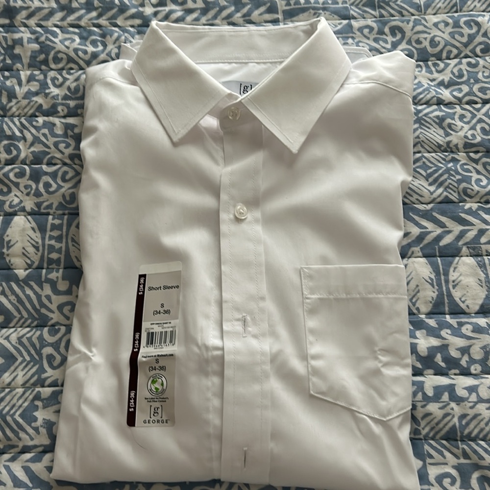 NWT - Men’s white dress shirt, short-sleeve, size S (34-36)